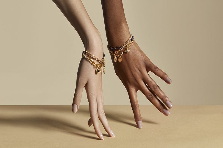 چه چیزی طلا را خراب می کند و نحوه جلوگیری از تغییر رنگ طلا